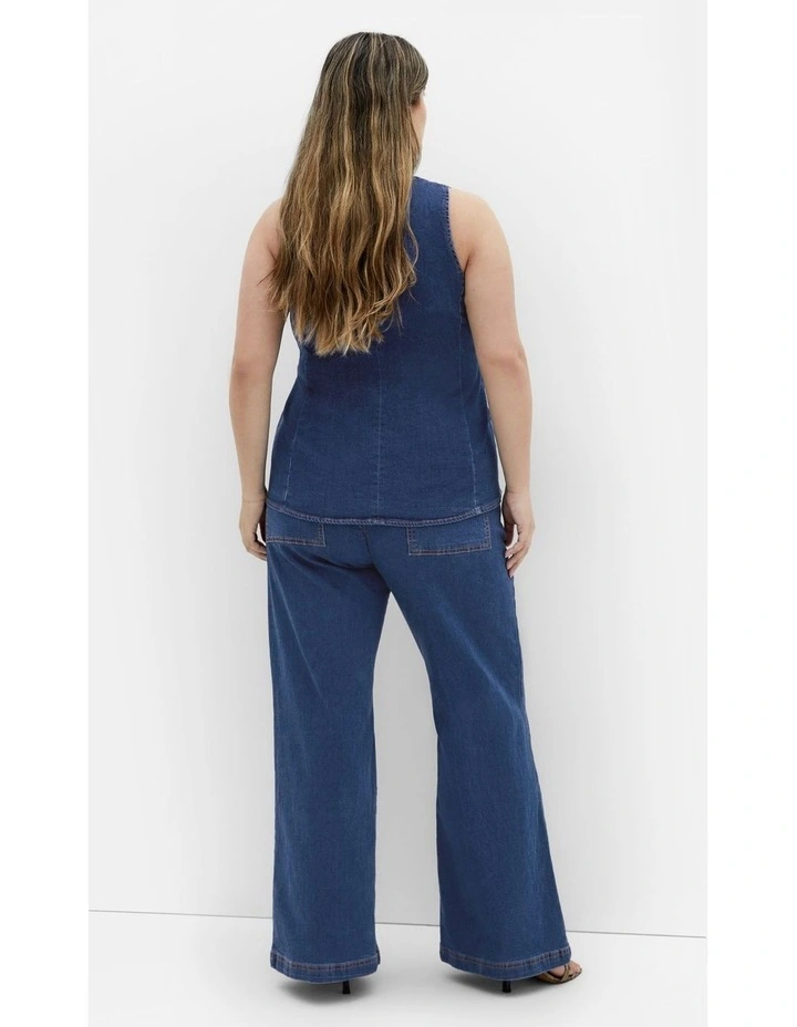 August Vest in Light Wash image 3