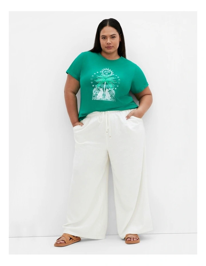 On Vacation Tee in Blk Getaway image 1