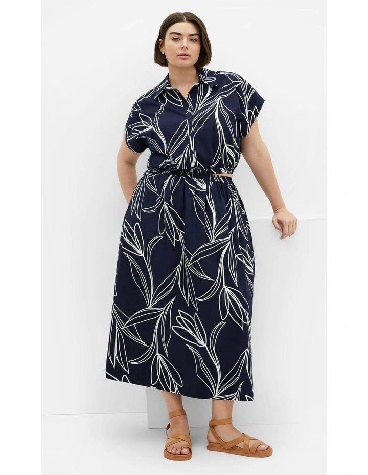 Vacay Print Shirt in Navy Bloom image 5