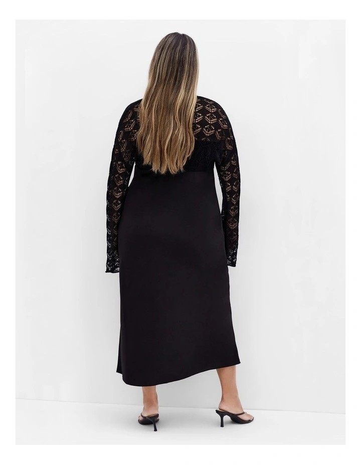 Crochet Shrug in Black image 2