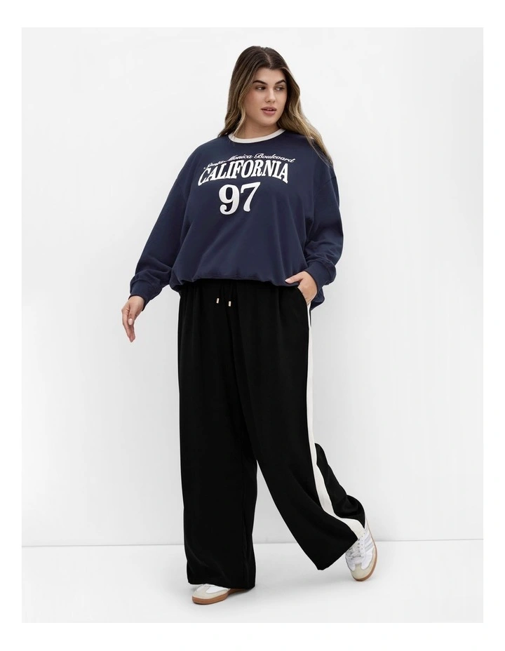 California Jumper in Navy image 3