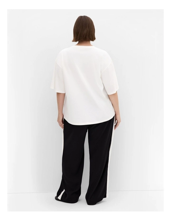 Oversized New York Tee in Ivory image 2