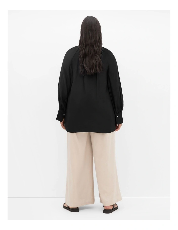 Felicity Relaxed V Neck Shirt in Black image 2