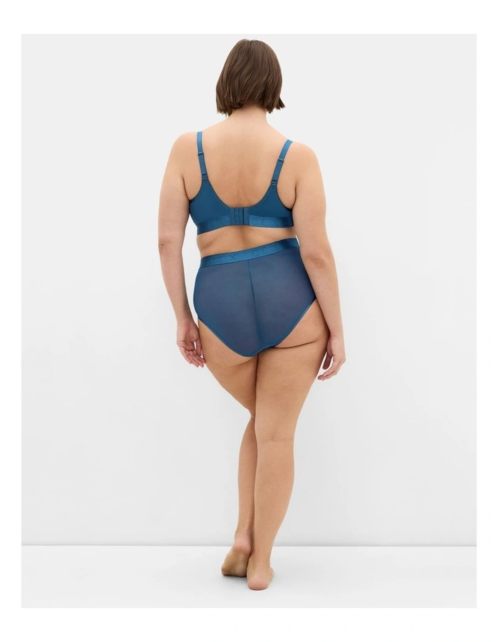 Signature Mesh Wireless Bra in Posiedon image 2