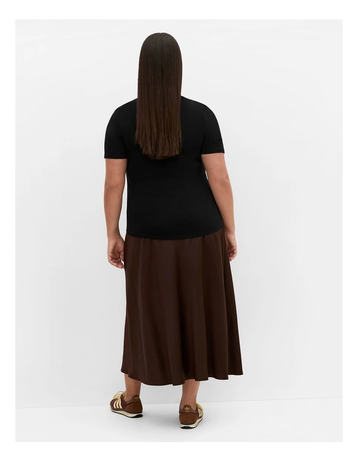 Everyday Scoop Tee in Black image 2