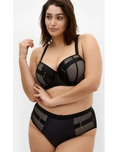 Domina Shorty in Black