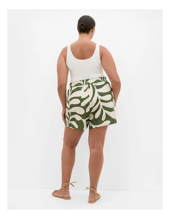 Plus Size Taranto Print Short in moss image 2