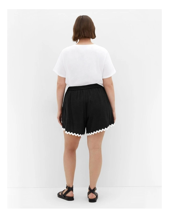 Luna Contrast Trim Short in Black image 2