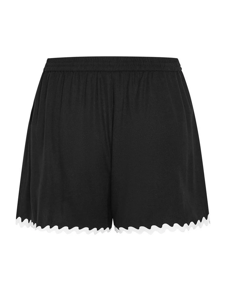 Luna Contrast Trim Short in Black image 4