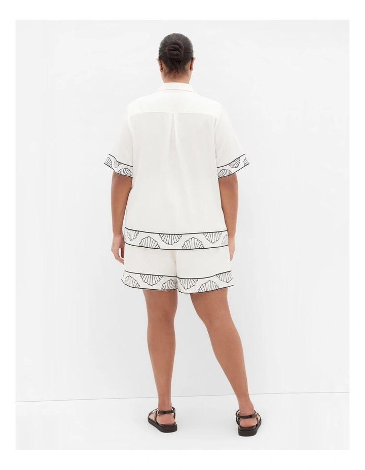 Bianca Border Detail Short in ivory image 2