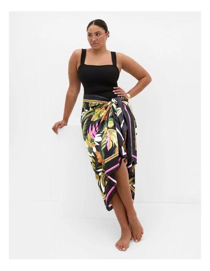 Paradiso Print Sarong in Black image 1