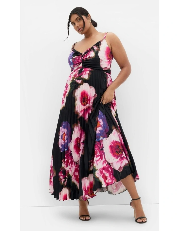 Plus Size Ariana Pleat Print Maxi Dress in Black image 6
