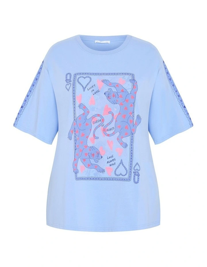 Plus Size Queen Of Hearts Oversized Tee in Blue image 3