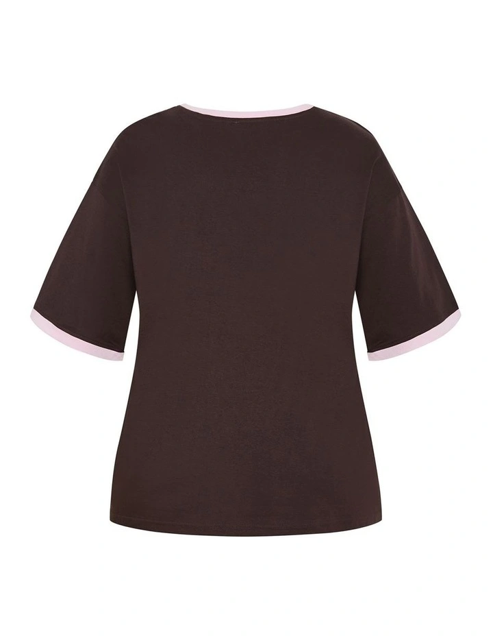 Oversized LA Print Tee in Chocolate image 4