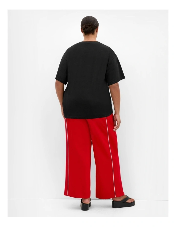 Laid Back Cali Tee in Black image 2