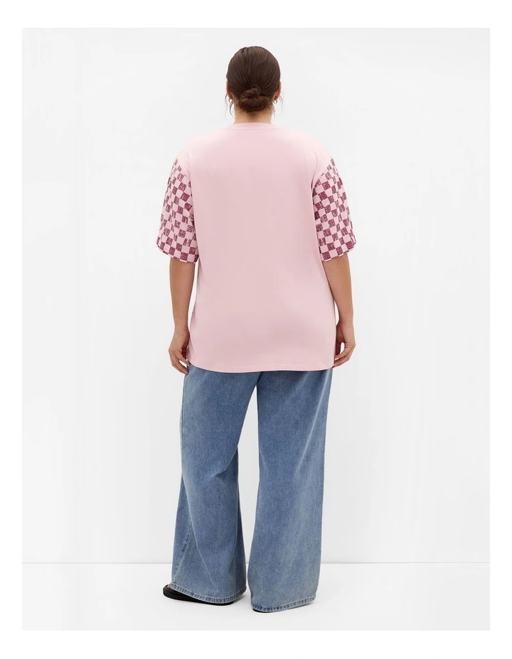 Wrangling Hearts Oversized Tee in Pink image 2