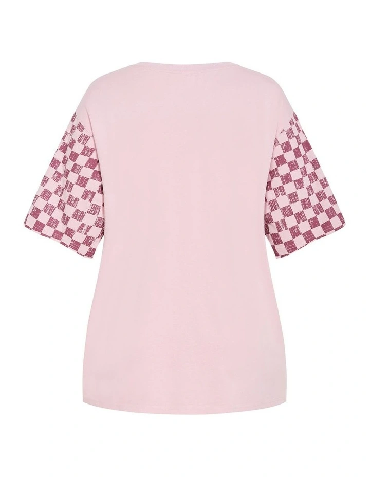 Wrangling Hearts Oversized Tee in Pink image 4