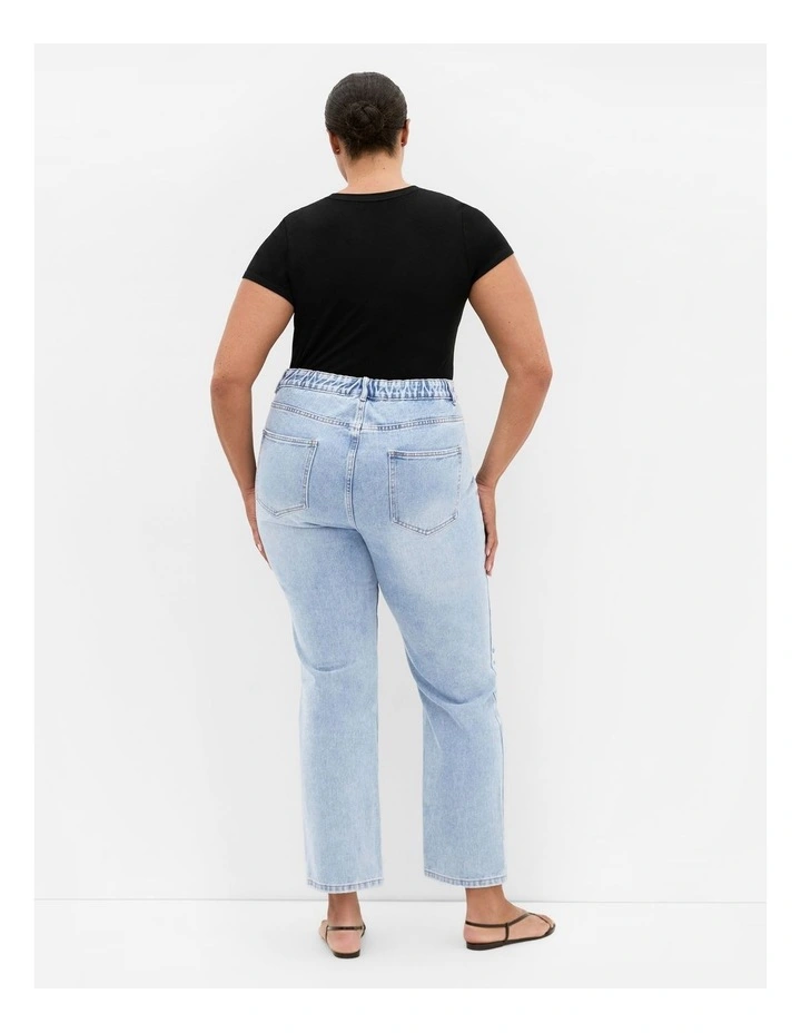 Harley Fit Hanna Straight Leg Regular Jeans in Light Wash image 2