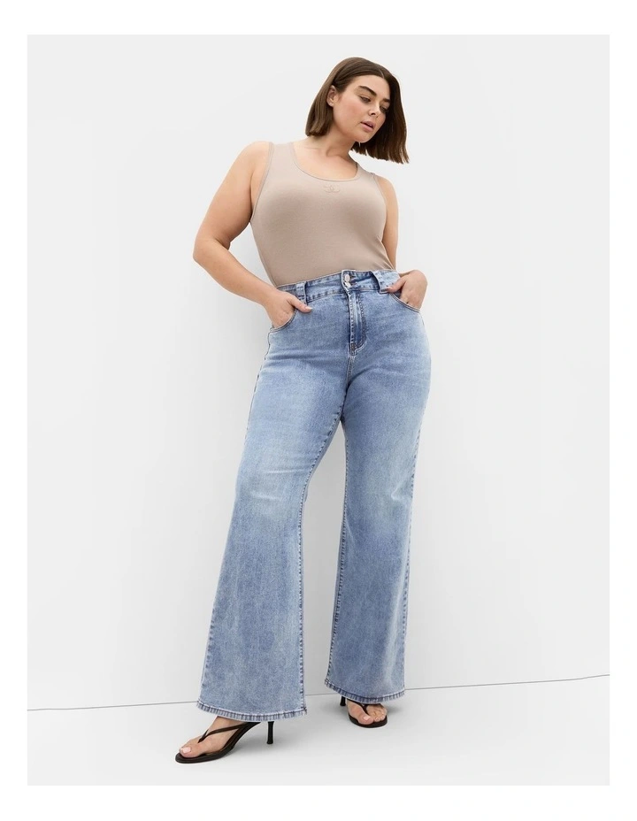 Pia Fit Bootleg Jean in Light Wash image 1