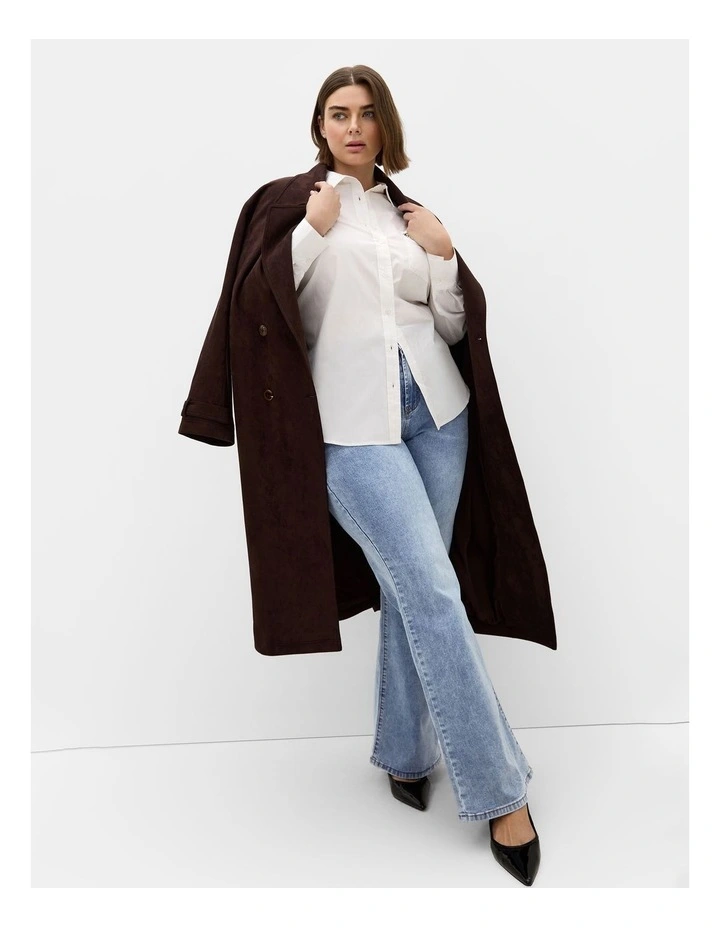 Pia Fit Bootleg Jean in Light Wash image 3