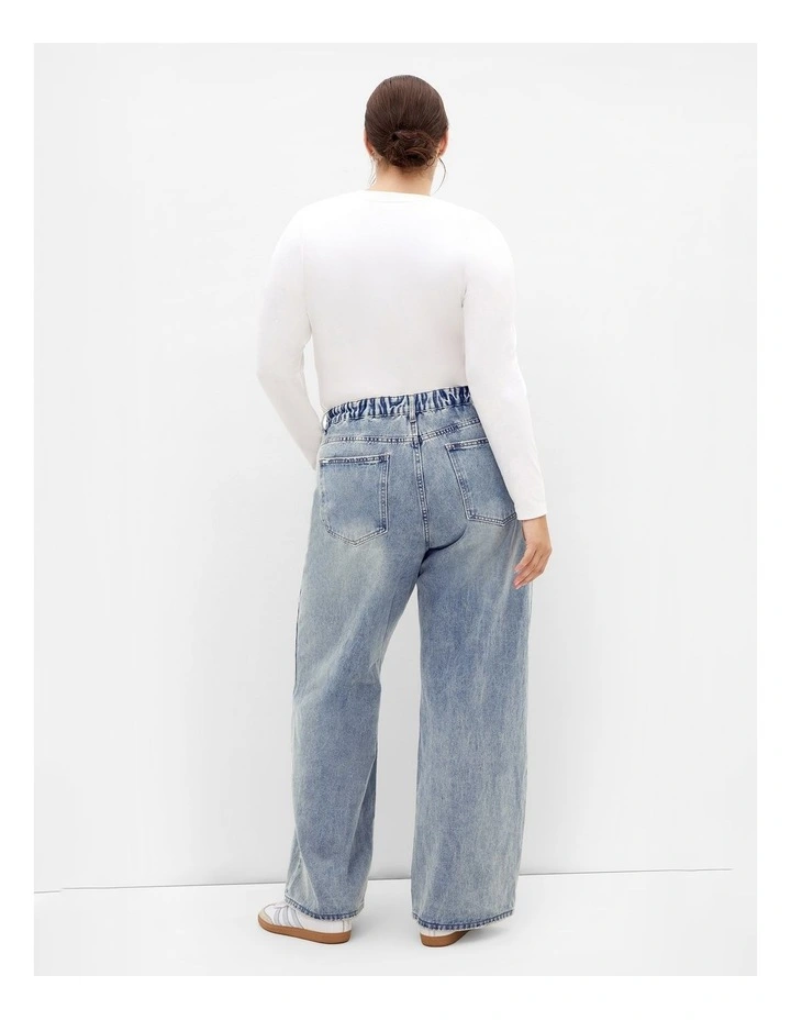 Harley Fit Talia Wide Leg Jean in Mid Wash image 2