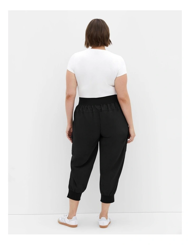 Lea Crop Pant in Black image 2