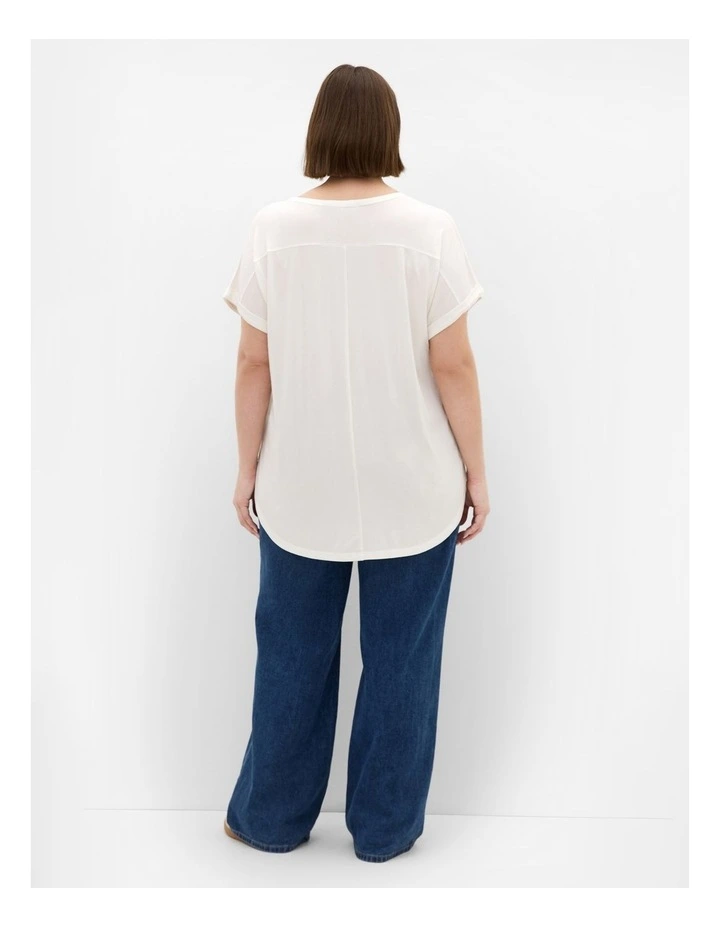 Kiran Hi-Lo Tee in Ivory image 2