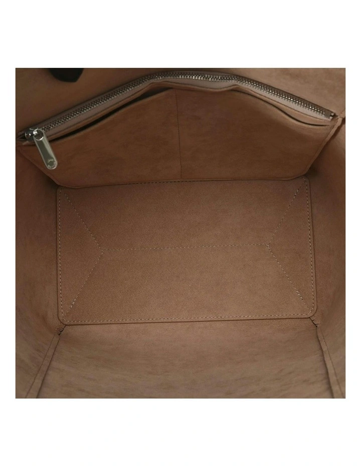 Louis Vuitton OnTheGo MM Beige and Black Leather Tote Bag Pre-Loved image 5