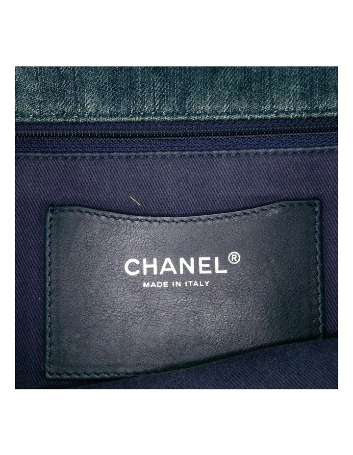 Classic Flap Shoulder Bag Pre-Loved image 5