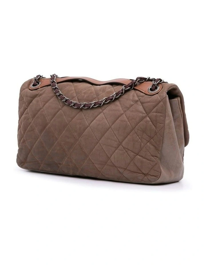 Chanel Quilted Leather Messenger Bag Pre-Loved image 2