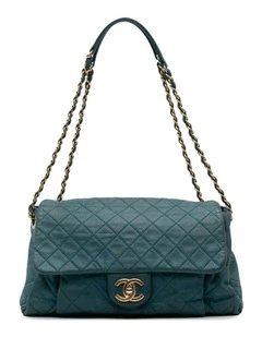 Large Iridescent Calfskin Chic Quilt Flap Shoulder Bag with Chain Straps Pre-Loved