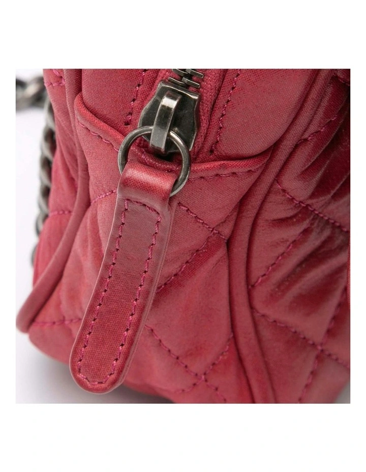 Chain Quilted Leather Handbag Pre-Loved image 7