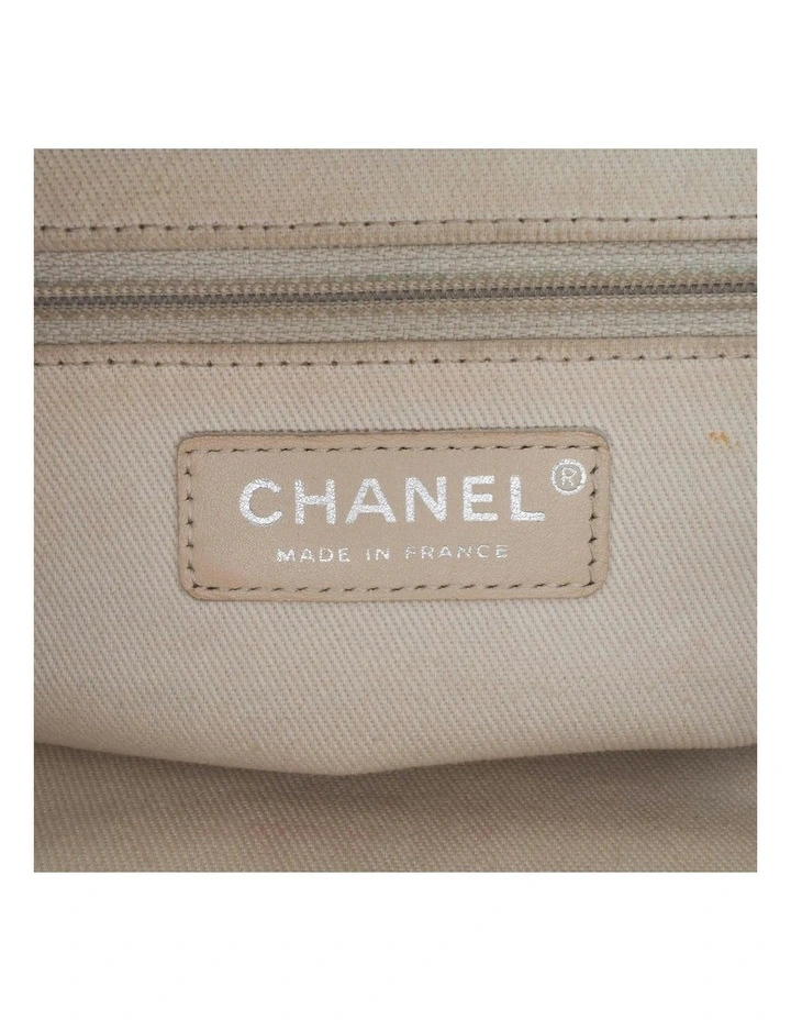 Quilted Leather Frame Shopping Tote with Chain Straps and Zip Pocket Pre-Loved image 5