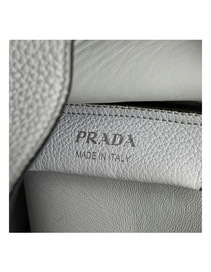 ReEdition 2005 Shoulder Bag Pre-Loved image 6