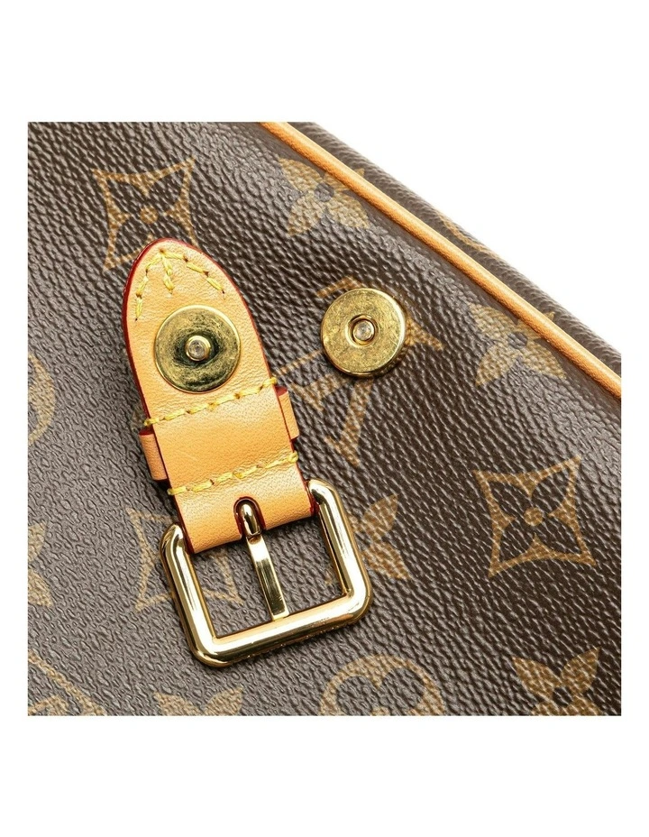 Elegant Shoulder Bag with Adjustable Strap for Everyday Use Pre-Loved image 7