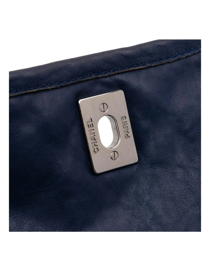 Quilted Leather Shoulder Bag with Chain Strap and Turn-Lock Closure Pre-Loved image 7