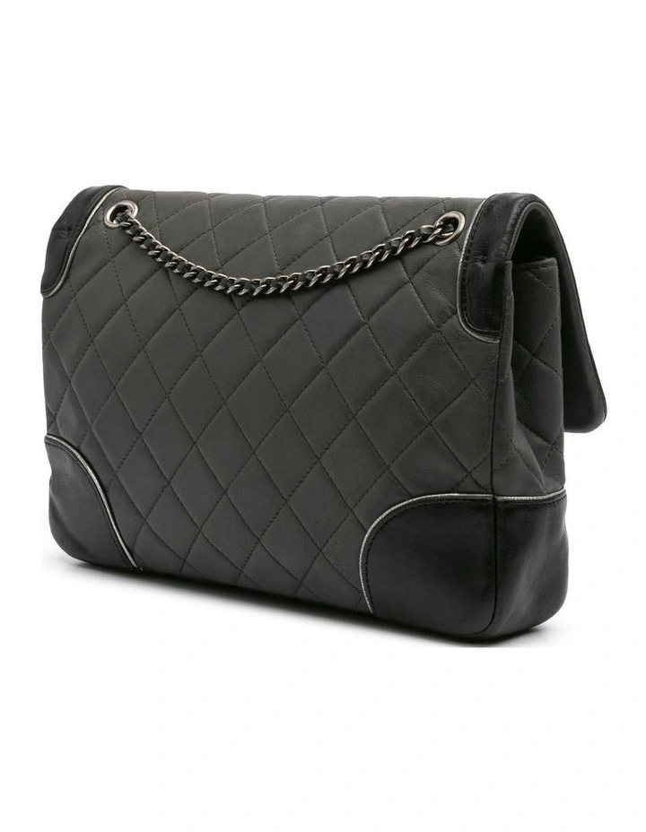 Chanel Quilted Shoulder Bag Pre-Loved image 2