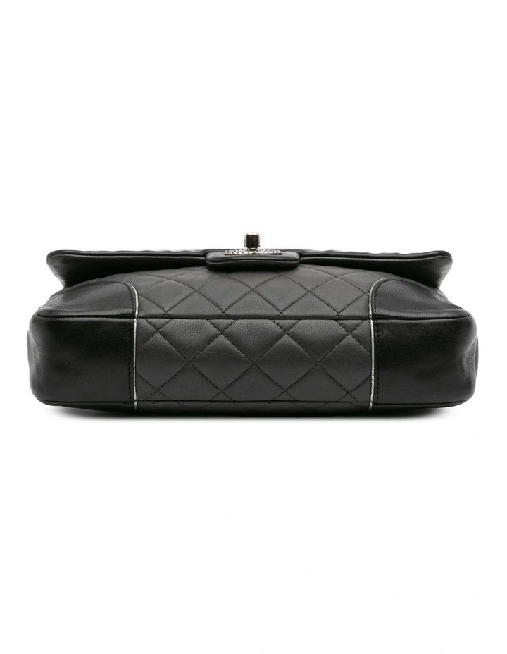 Chanel Quilted Shoulder Bag Pre-Loved image 3