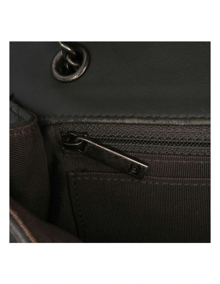 Chanel Quilted Shoulder Bag Pre-Loved image 6