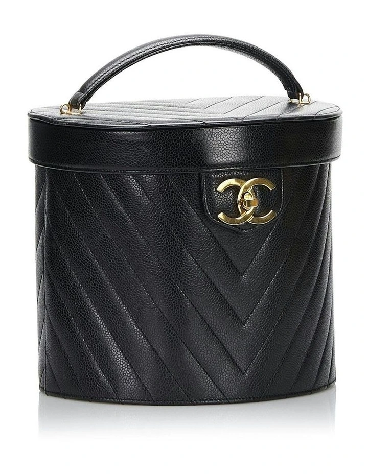 Chanel Quilted Chevron Leather Handbag Pre-Loved image 2
