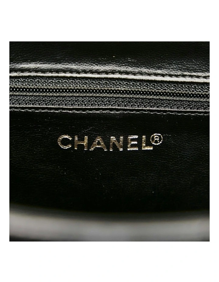 Chanel Quilted Chevron Leather Handbag Pre-Loved image 6