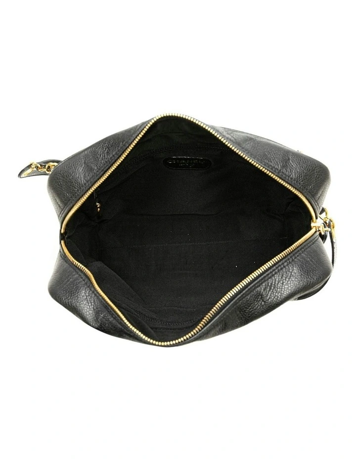 Chanel Classic Caviar Leather Handbag Pre-Loved image 4