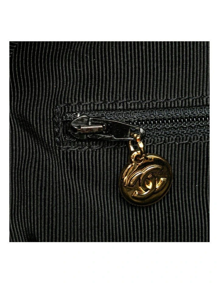Chanel Classic Caviar Leather Handbag Pre-Loved image 7