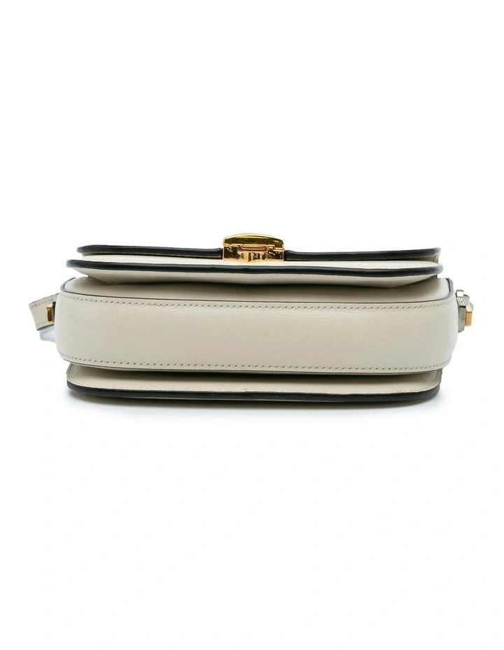 Gucci Chain Detail Leather Crossbody Pre-Loved image 3