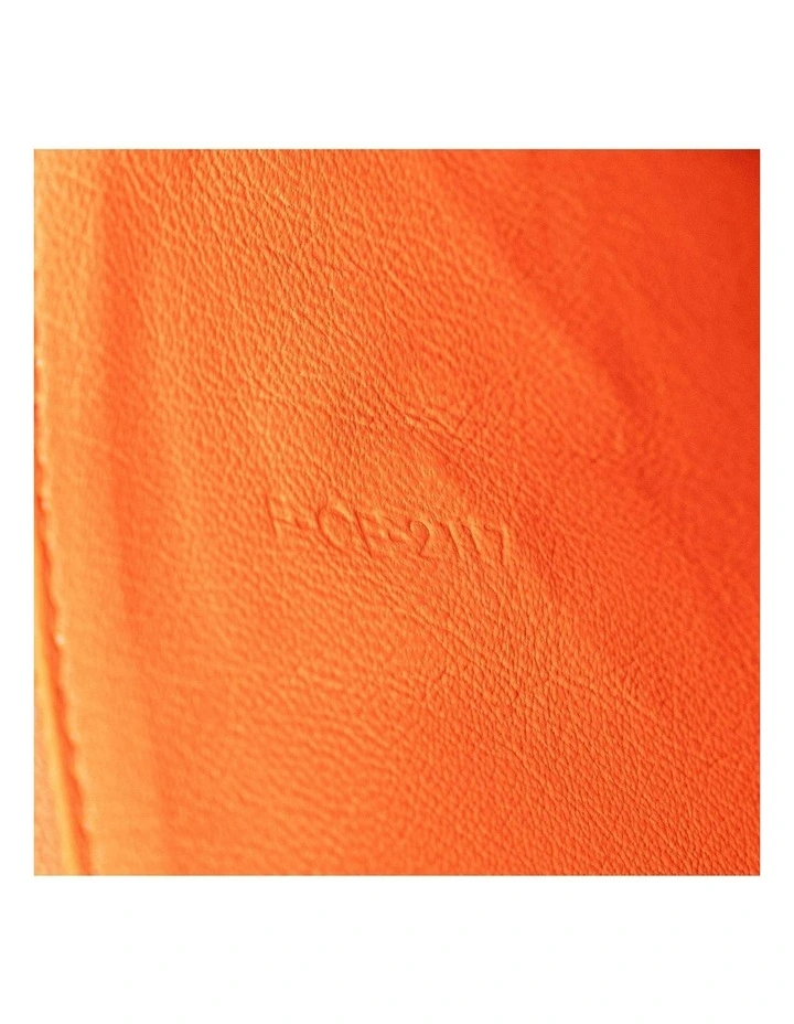 Classic Box Leather Pre-Loved Bag (Azura Fashion Group ABN 30 617 598 651) in Pink image 7