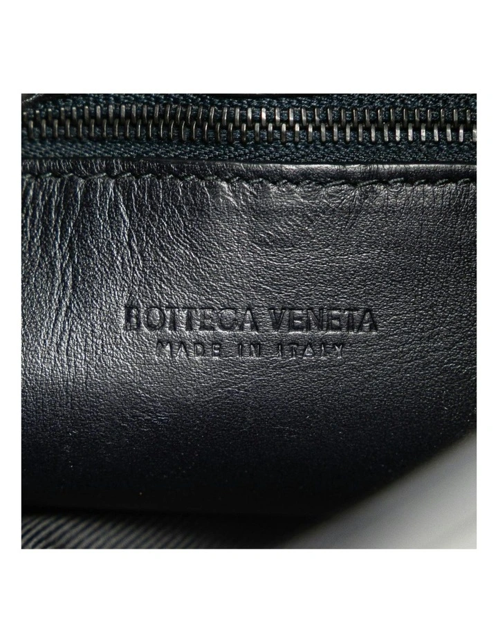 Bottega Veneta Elegant Leather  Pre-Loved Crossbody Bag with Woven Detail in Black (Azura Fashion Group ABN 30 617 598 651) image 5