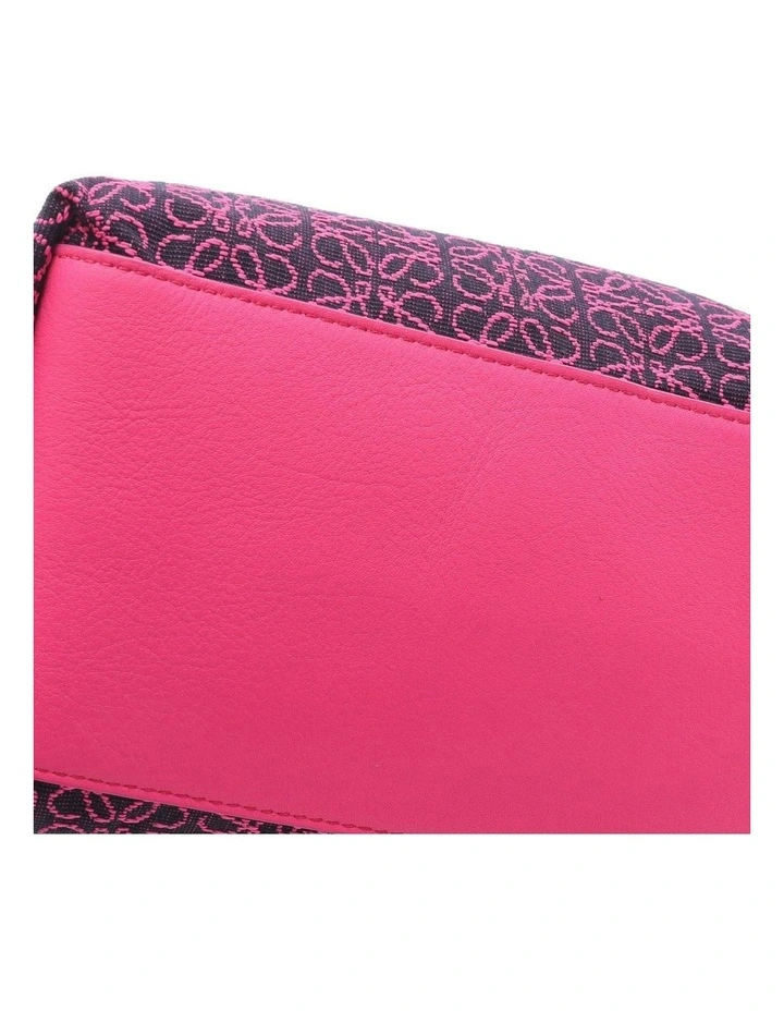 Pre-Loved Loewe Printed Pattern Shoulder Bag in Pink image 5