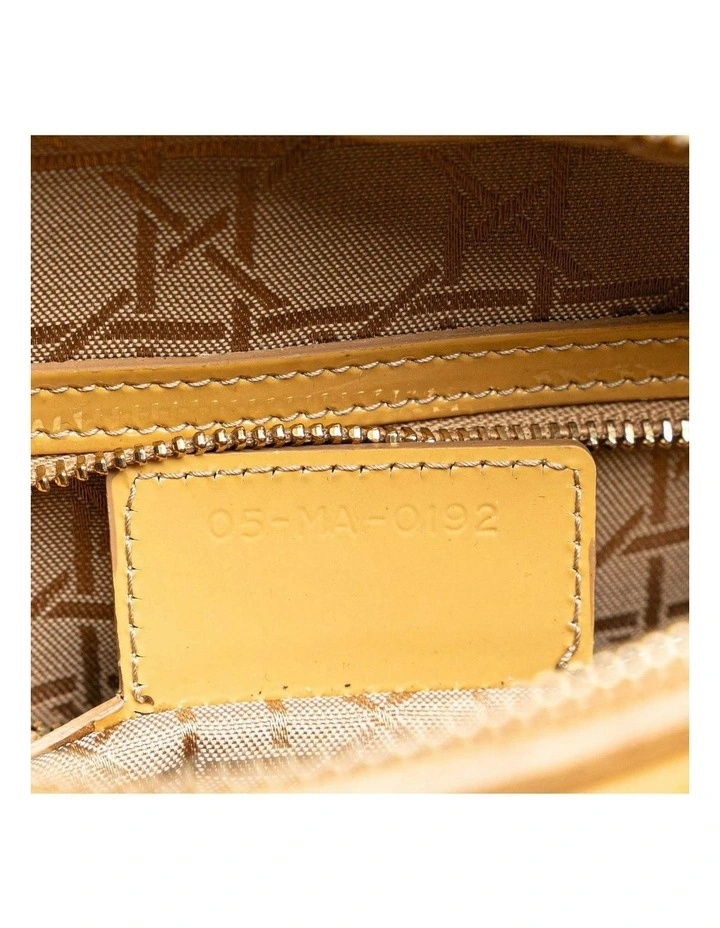 Elegant Handbag with Top Handle in image 6