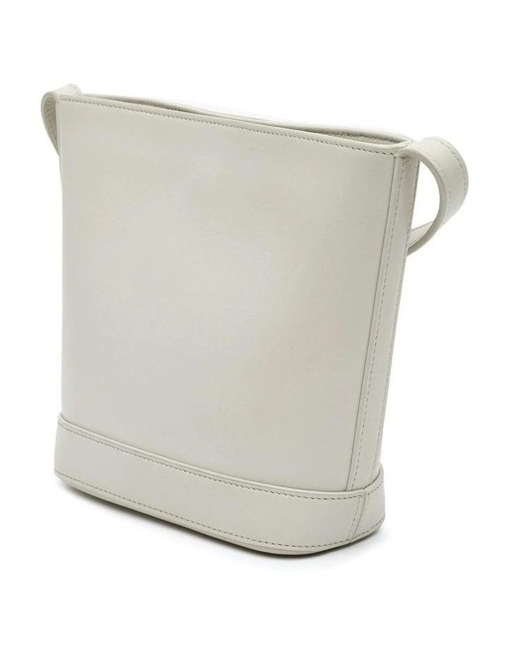 Bucket Cuir Triomphe Leather Bag in Grey image 2