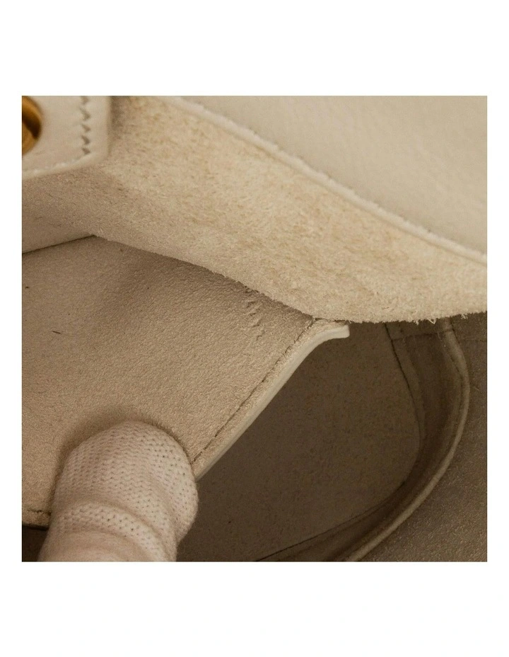 Bucket Cuir Triomphe Leather Bag in Grey image 5